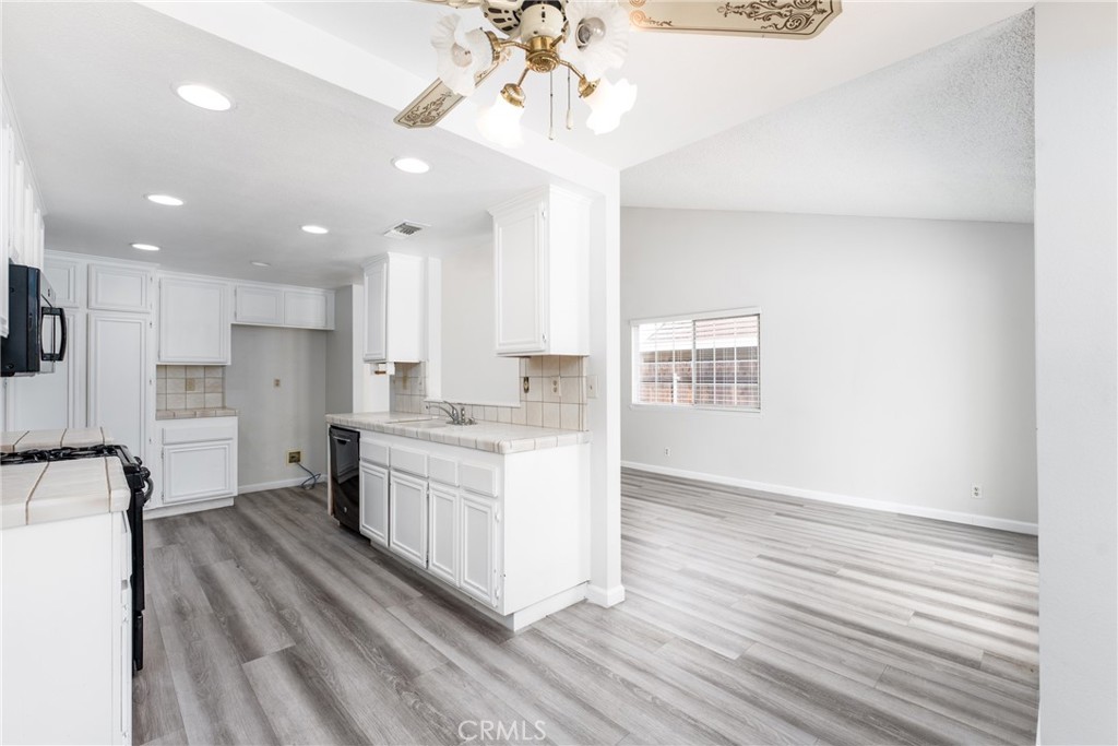 3219 Landmark Court Riverside, CA 92503 - Photo 7 of 24