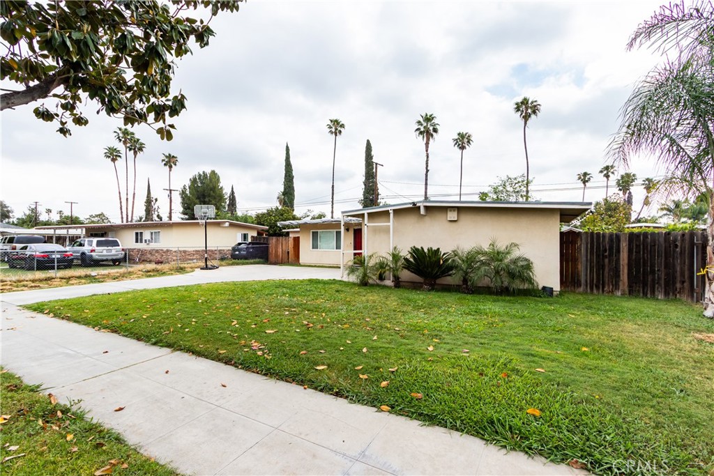 6688 Phoenix Avenue Riverside, CA 92504 - Photo 3 of 39