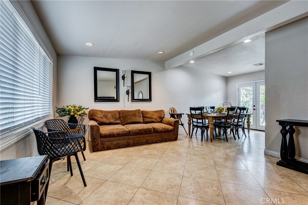 6688 Phoenix Avenue Riverside, CA 92504 - Photo 5 of 39