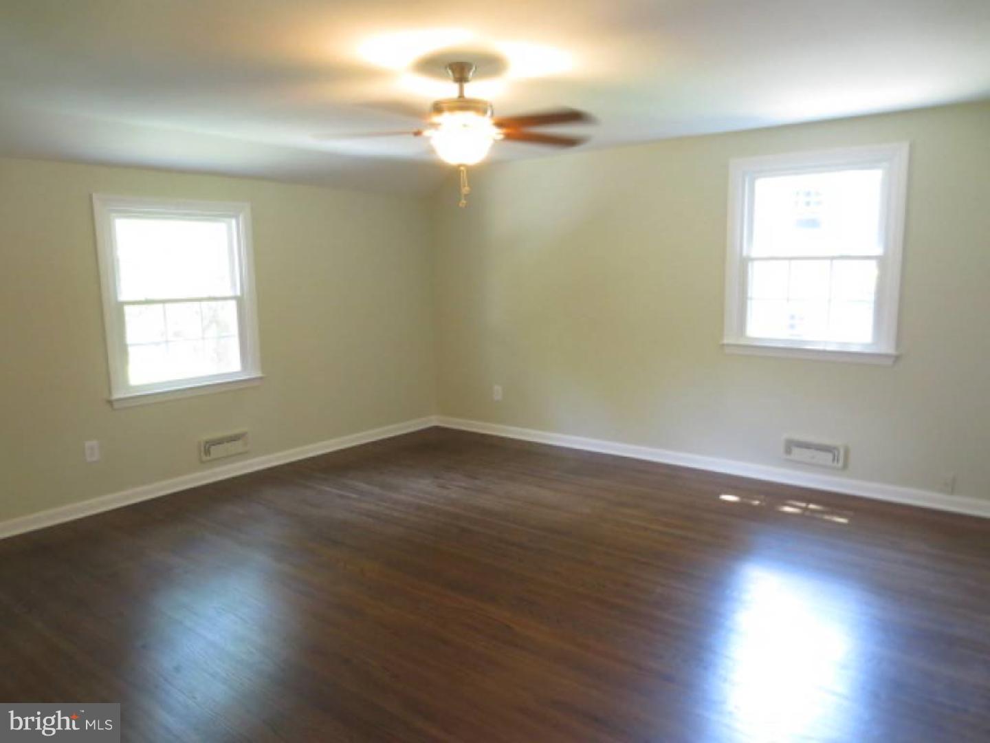 451 Covered Bridge Road Cherry Hill, NJ 08034 - Photo 11 of 21