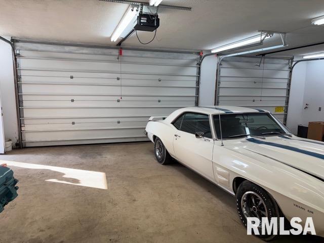 2007 10th Street Silvis, IL 61282 - Photo 3 of 9