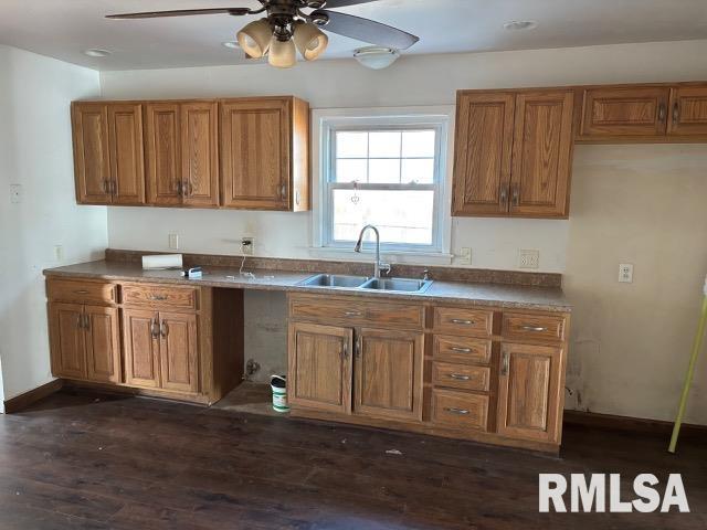 2007 10th Street Silvis, IL 61282 - Photo 4 of 9