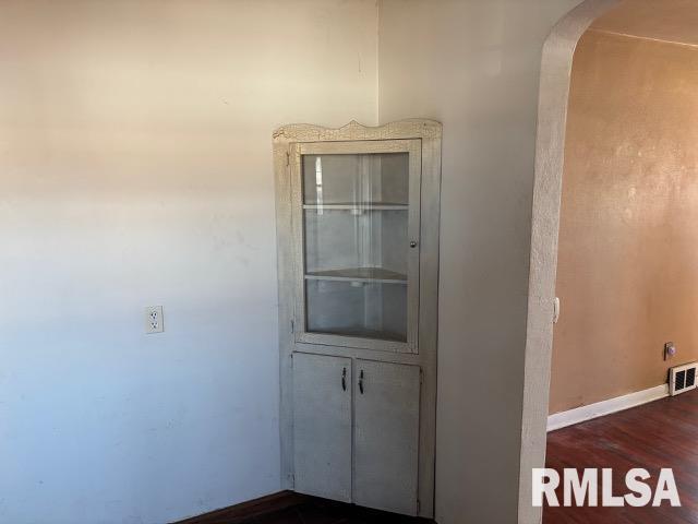 2007 10th Street Silvis, IL 61282 - Photo 5 of 9