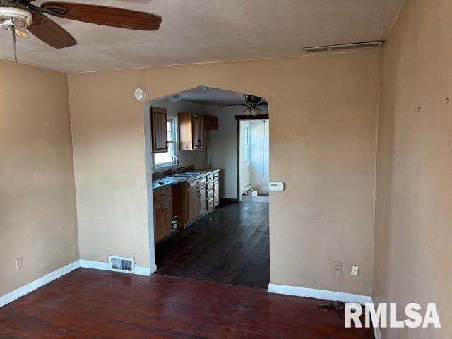 2007 10th Street Silvis, IL 61282 - Photo 7 of 9