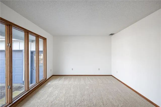 $199,500 | 603 Lakeside Court, Girard, KS 66743