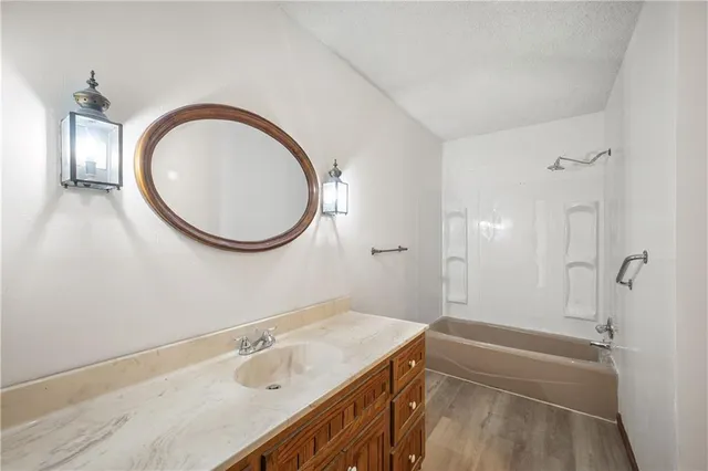 $199,500 | 603 Lakeside Court, Girard, KS 66743