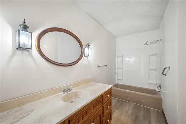 $199,500 | 603 Lakeside Court, Girard, KS 66743