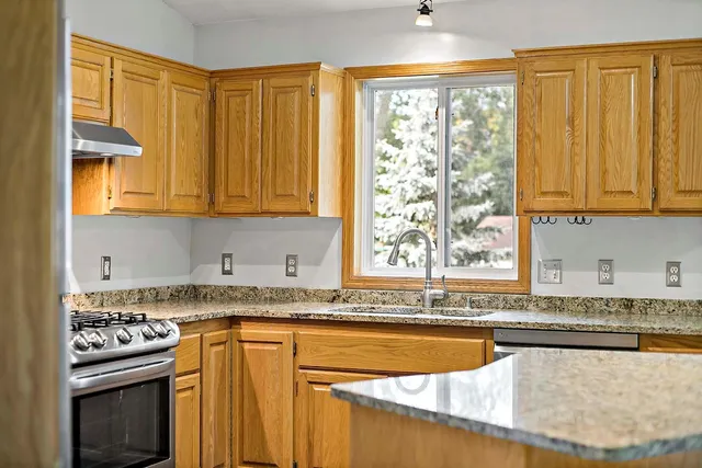 $385,000 | 12010 Eagle Street Northwest, Coon Rapids, MN 55448