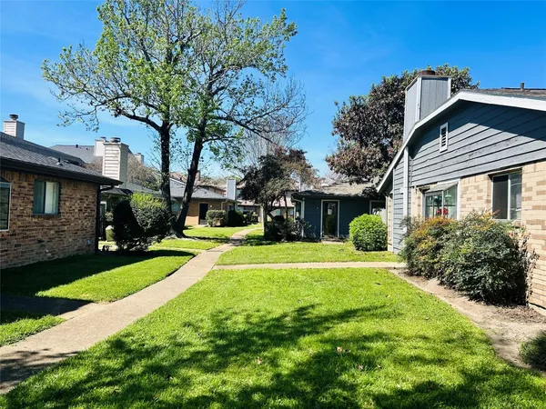 $1,375 | 8038 Sands Point Drive, Unit B, Houston, TX 77036