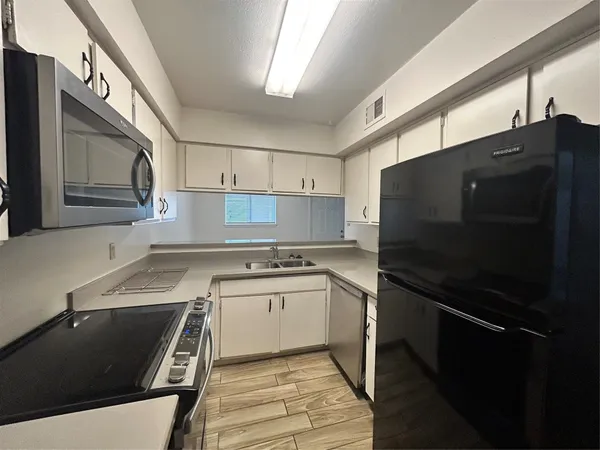 $1,375 | 8038 Sands Point Drive, Unit B, Houston, TX 77036