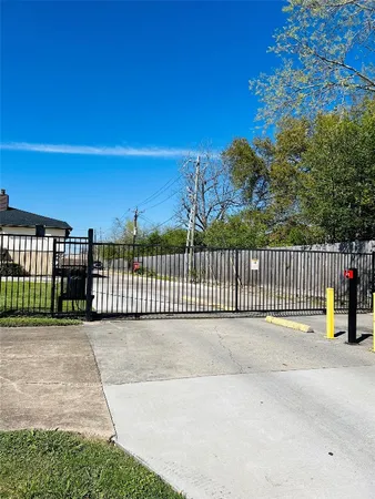 $1,375 | 8038 Sands Point Drive, Unit B, Houston, TX 77036