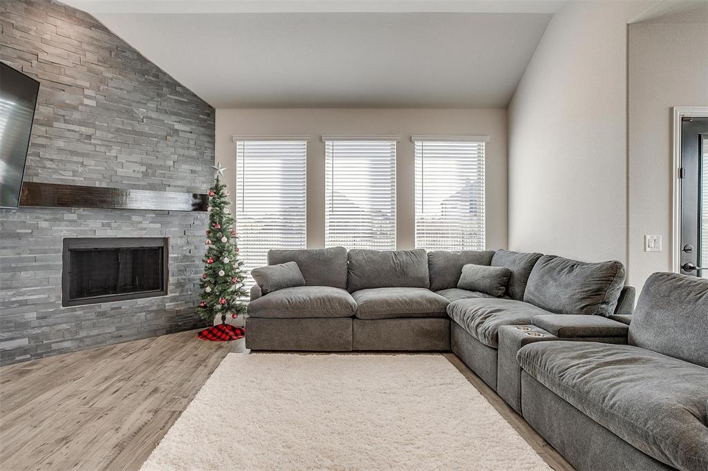 5214 Rowlan Row Midlothian, TX 76065 - Photo 17 of 40