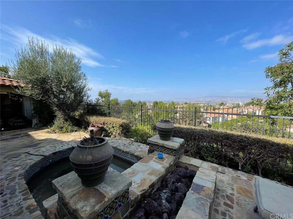 34 Silhouette Irvine, CA 92603 - Photo 13 of 17