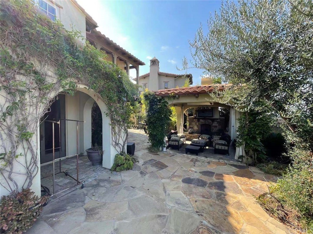 34 Silhouette Irvine, CA 92603 - Photo 14 of 17