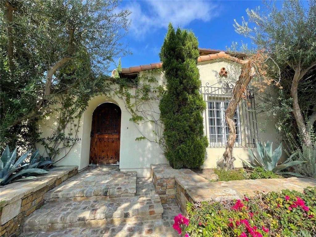 34 Silhouette Irvine, CA 92603 - Photo 3 of 17