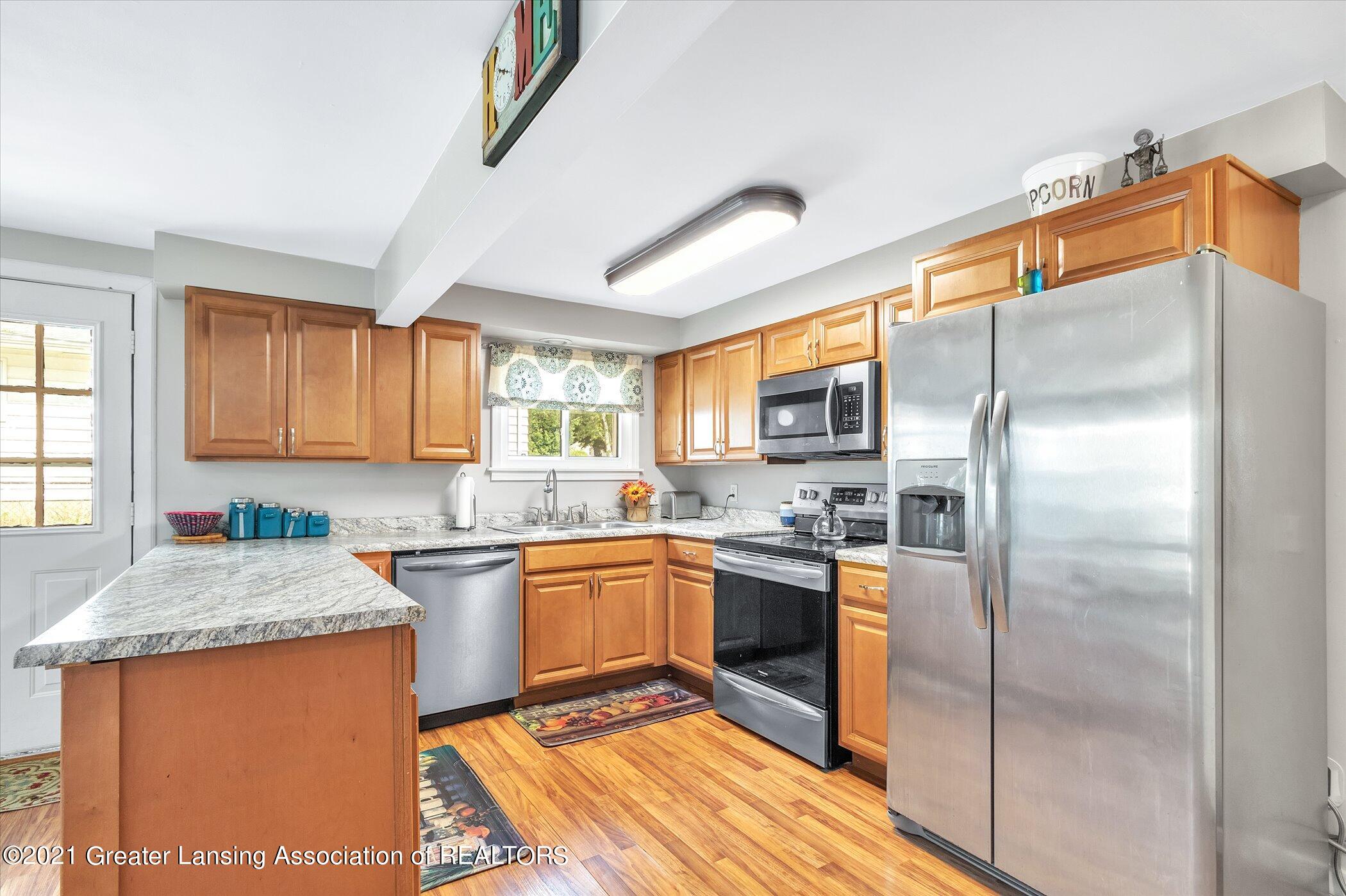 1021 Westfield Road Lansing, MI 48917 - Photo 11 of 42 11-1021-Westfield-Rd-WindowStill-Real-Es