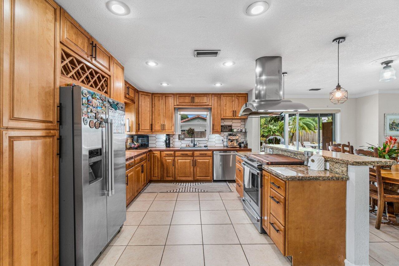 1041 Northwest 3rd Street Boca Raton, FL 33486 - Photo 13 of 35 013-1041Northwest3rdStreet-BocaRaton-FL-