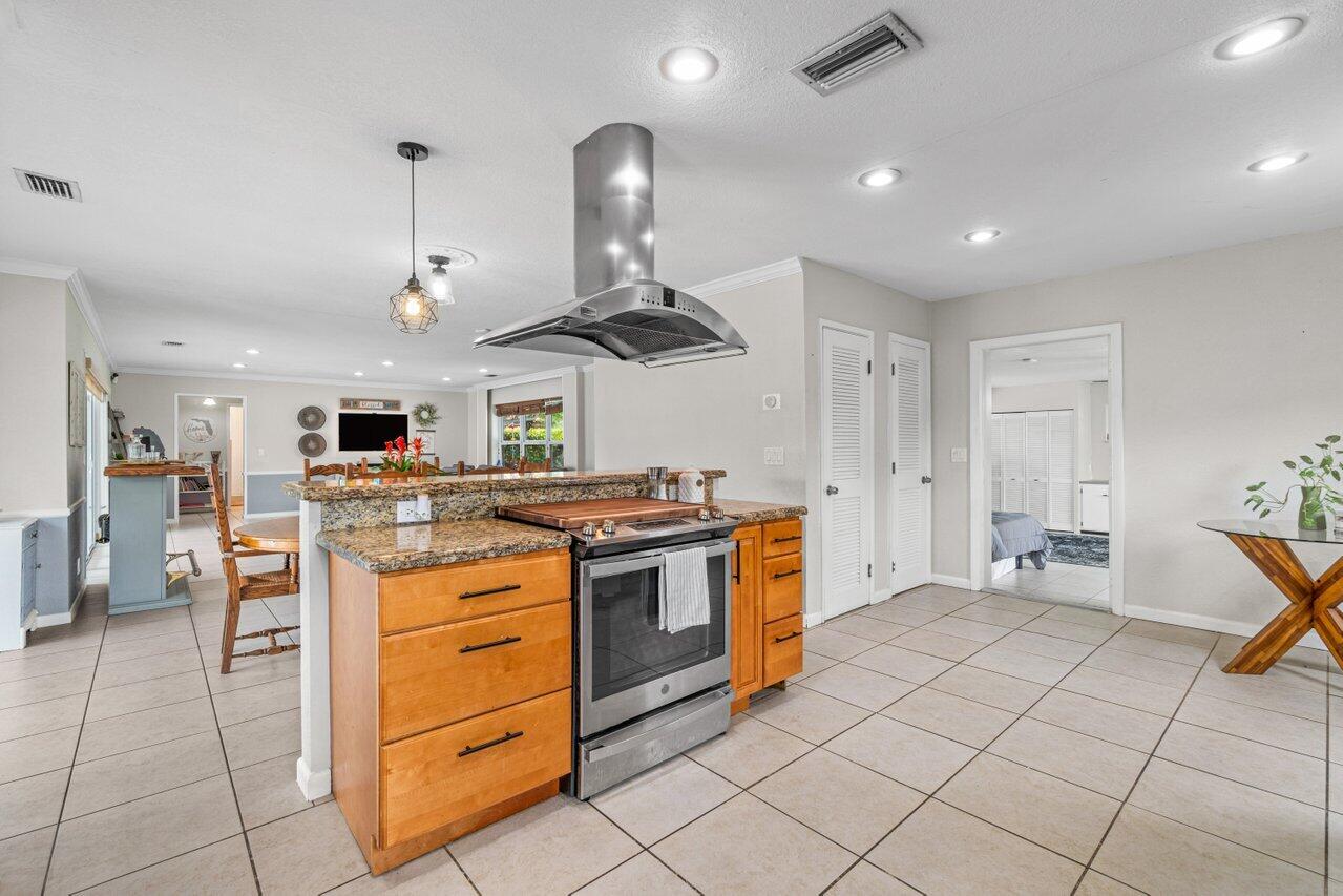 1041 Northwest 3rd Street Boca Raton, FL 33486 - Photo 15 of 35 015-1041Northwest3rdStreet-BocaRaton-FL-