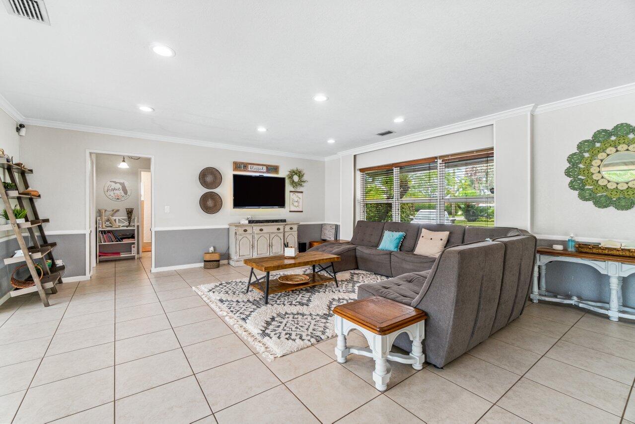 1041 Northwest 3rd Street Boca Raton, FL 33486 - Photo 9 of 35 009-1041Northwest3rdStreet-BocaRaton-FL-