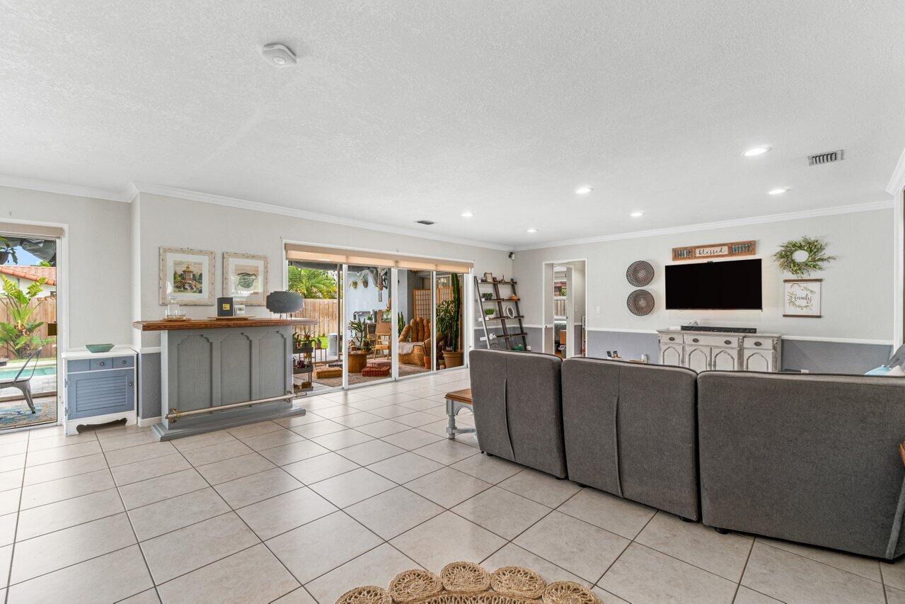 1041 Northwest 3rd Street Boca Raton, FL 33486 - Photo 10 of 35 010-1041Northwest3rdStreet-BocaRaton-FL-