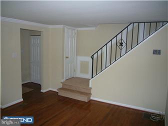 21 Pinedale Road Newark, DE 19711 - Photo 9 of 12 Living Room