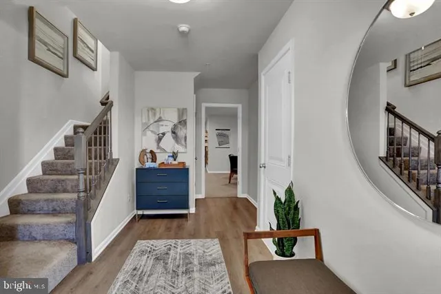 a view of entryway and hall