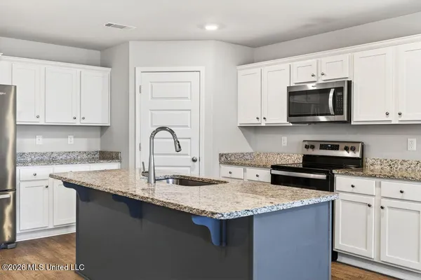 $2,450 | 6550 Eastland Circle, Biloxi, MS 39532