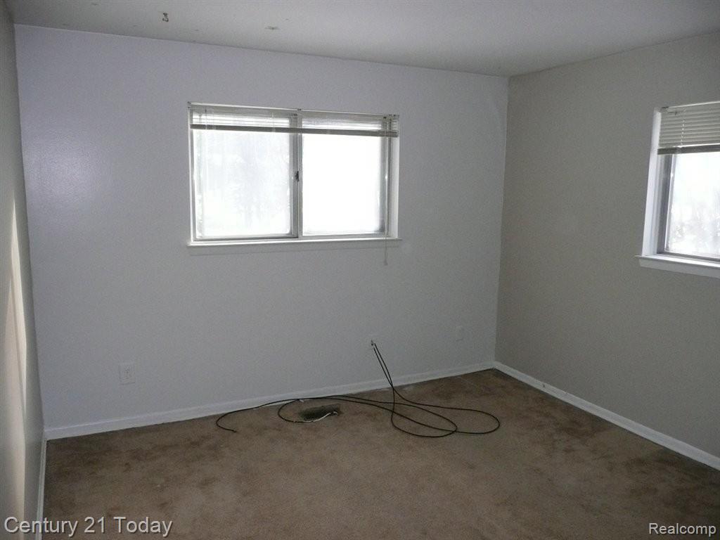 29739 Sugar Spring Road Farmington, MI 48334 - Photo 19 of 25 2nd Bedroom 13 x 11