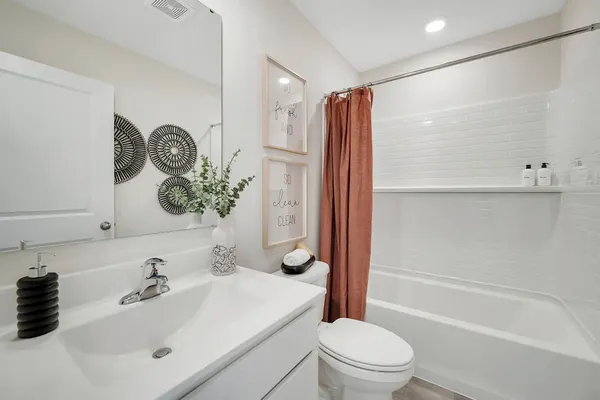 $444,990 | 440 Lakeshore Court, St. Charles, IL 60174