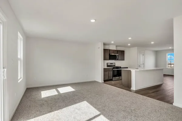 $444,990 | 440 Lakeshore Court, St. Charles, IL 60174