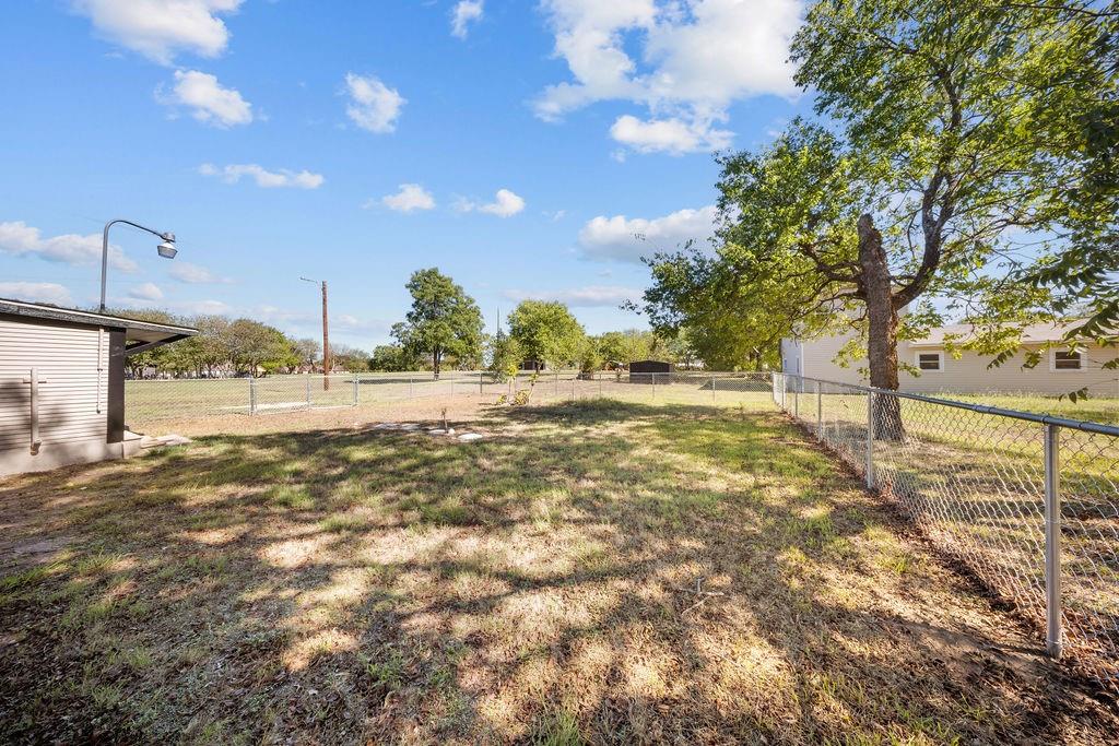 132 Stacks Road Ennis, TX 75119 - Photo 29 of 36 Gallery Image 29