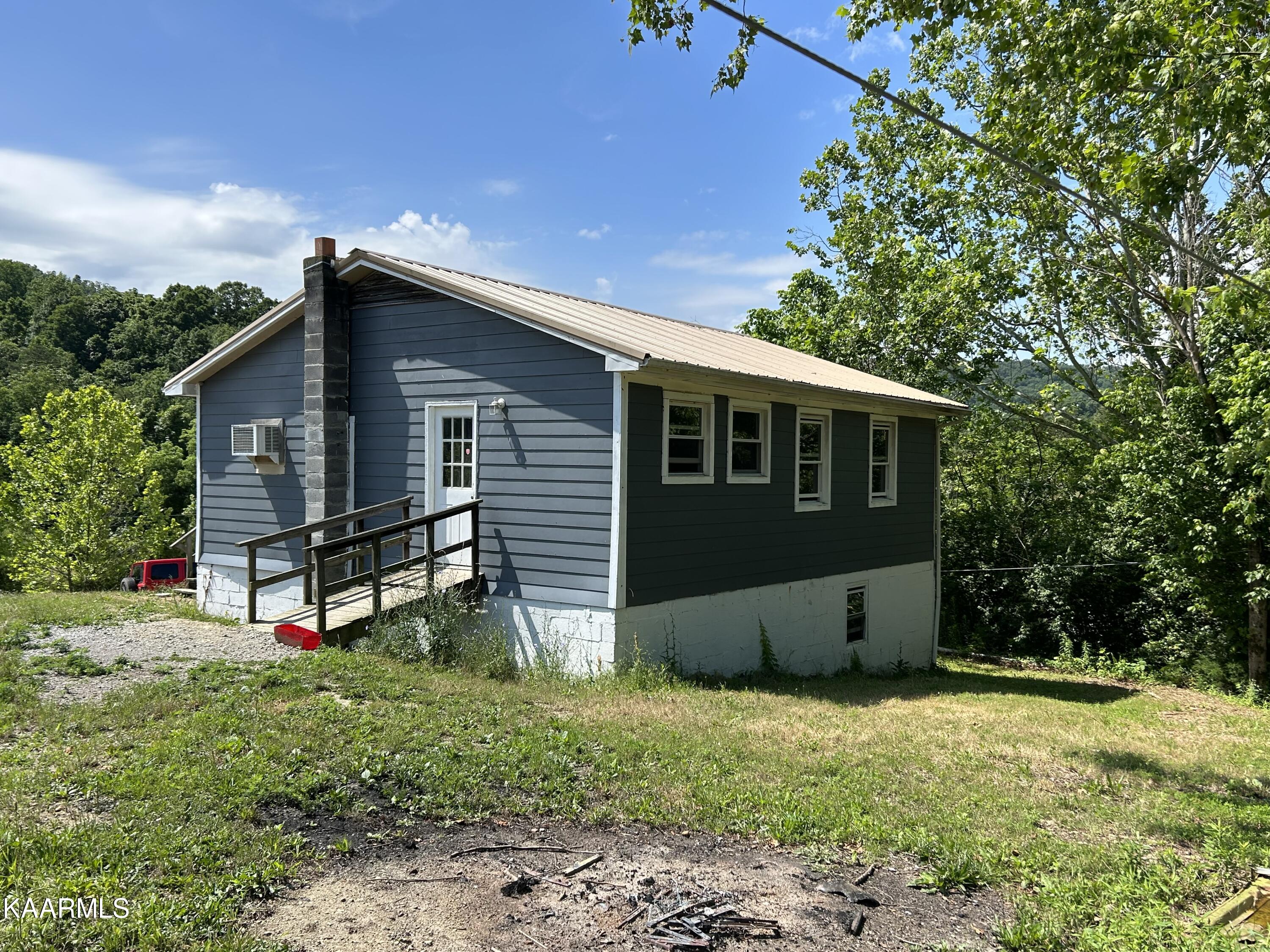 143 Lautner Road Bulls Gap, TN 37711 - Photo 2 of 19 IMG-7512