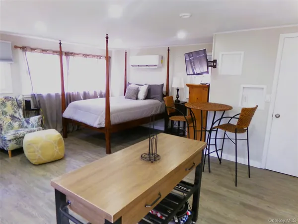 $2,000 | 406 Sepasco Center Street, Unit 1, Rhinebeck, NY 12572