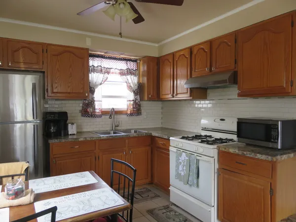 $152,000 | 257 Minocqua Street, Park Forest, IL 60466