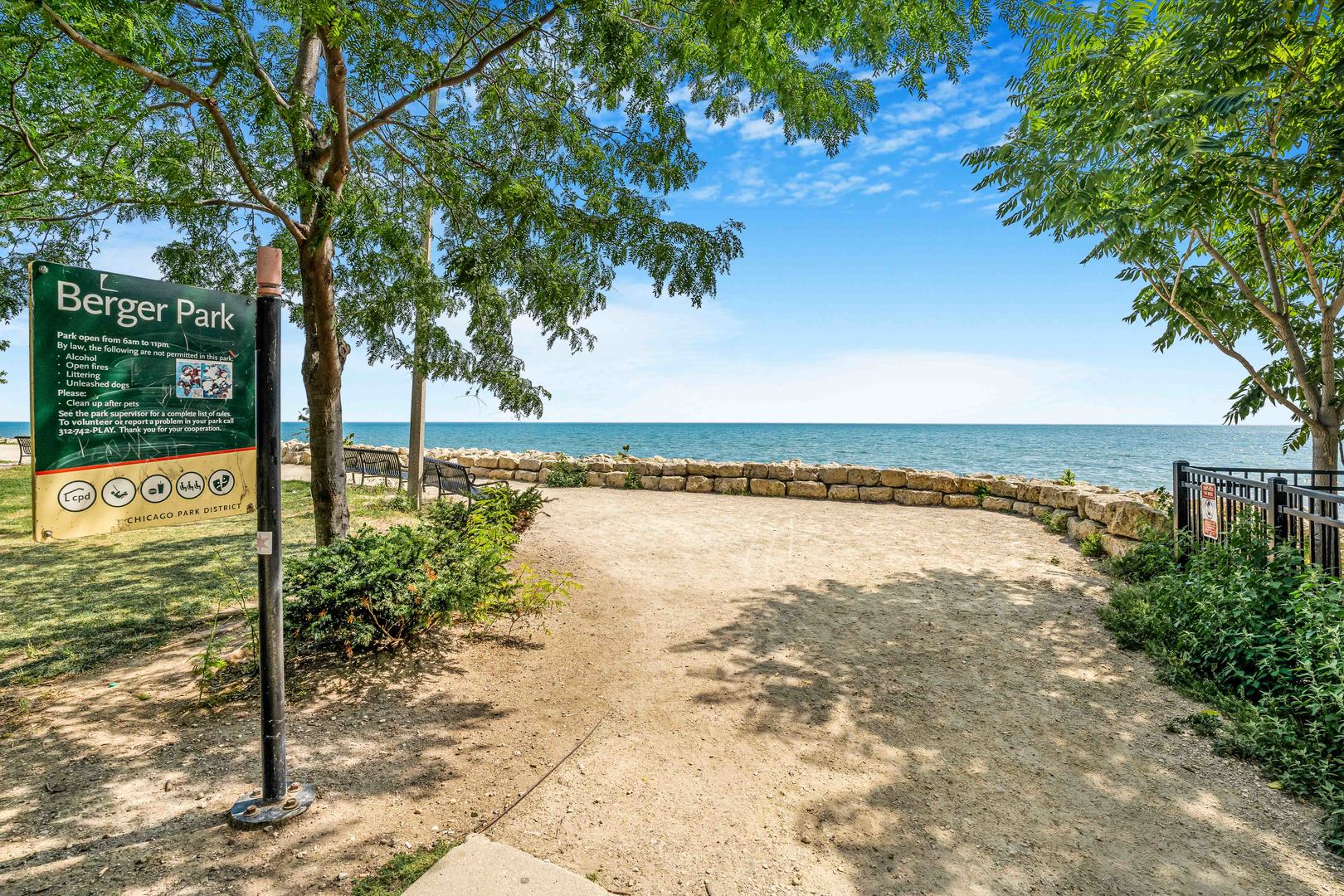 6171 North Sheridan Road, Unit 2804 Chicago, IL 60660 - Photo 10 of 27 a view of a lake view