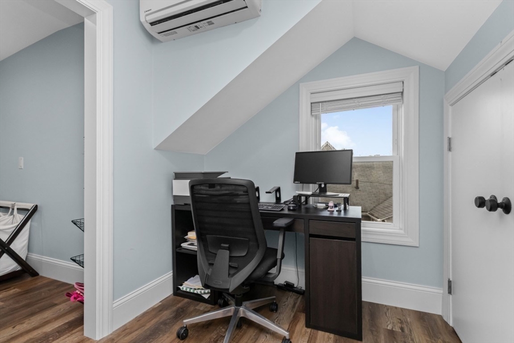 102 Milton Street Boston, MA 02124 - Photo 14 of 19