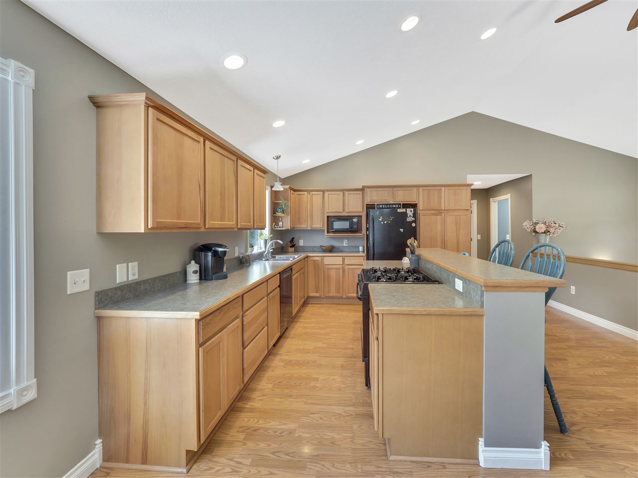 5332 Hanna Road Williamsburg, MI 49690 - Photo 4 of 26 1877554-3.JPG
