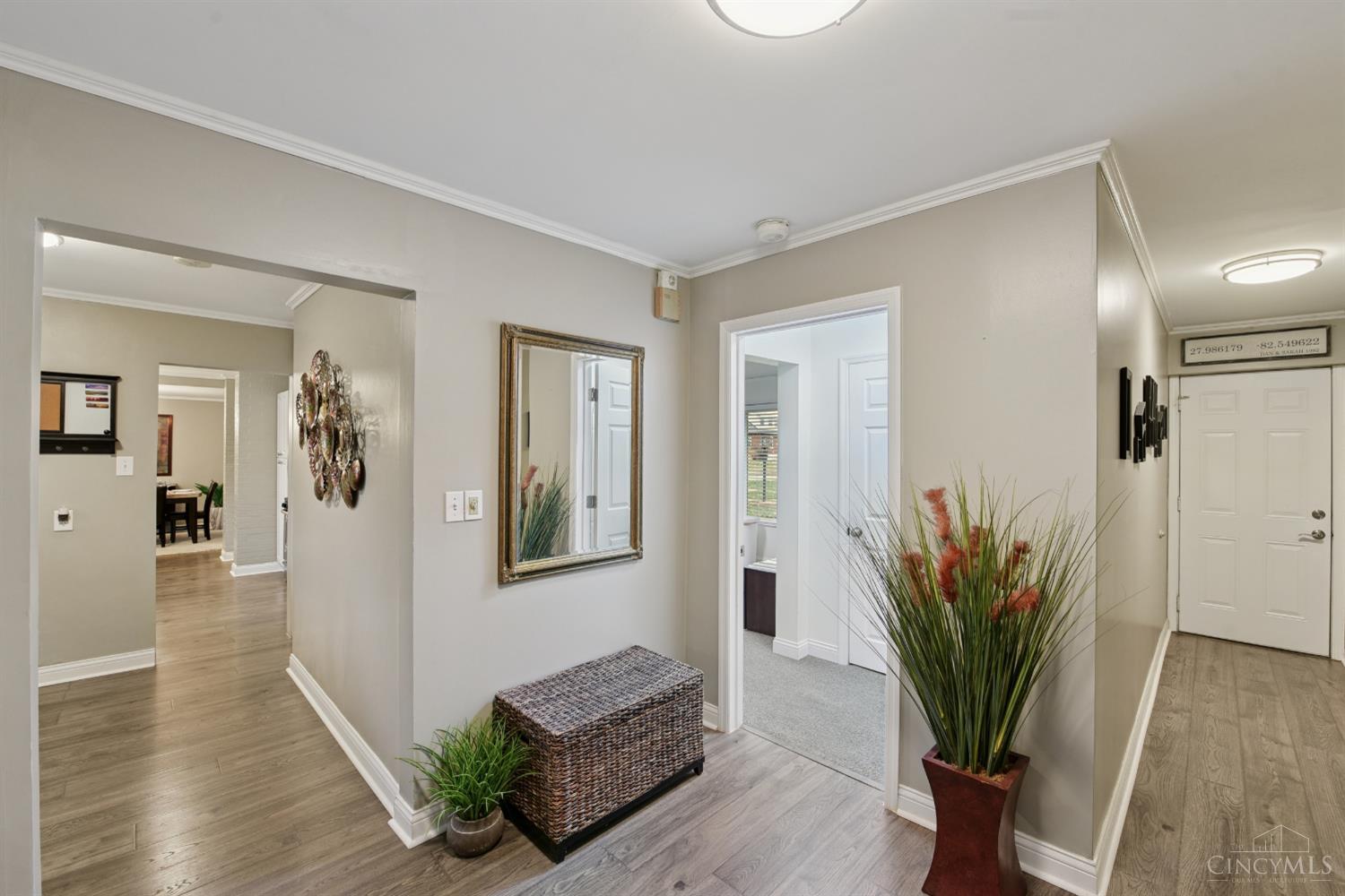 4270 Boomer Road Cincinnati, OH 45247 - Photo 5 of 52 Gallery Image 5