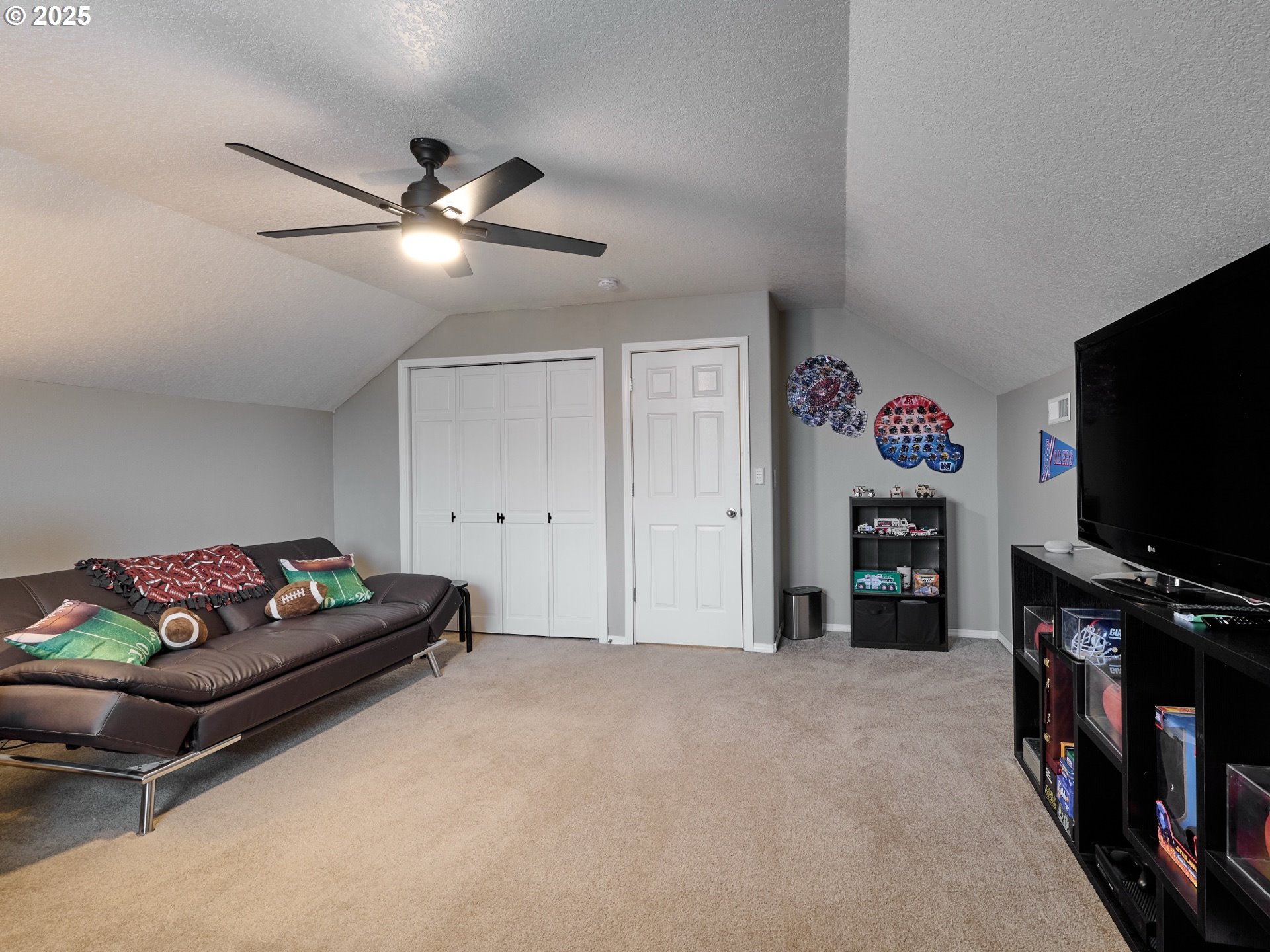 1353 Jodi Drive Silverton, OR 97381 - Photo 26 of 48 a living room with furniture and a flat screen tv