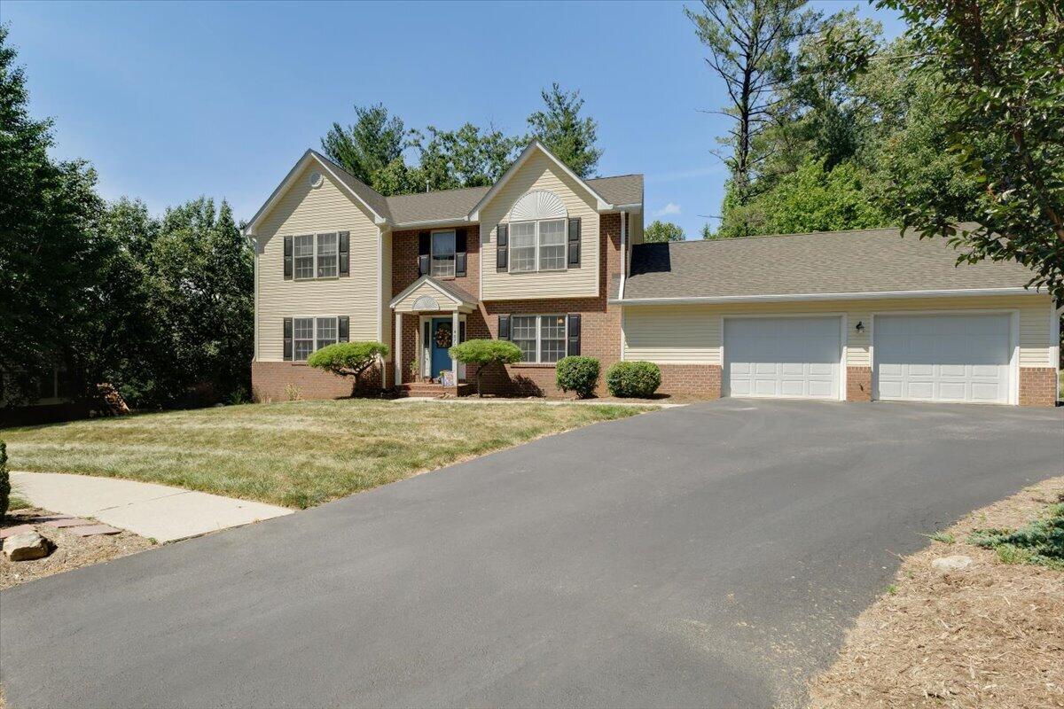 4870 Hickory Ridge Court Roanoke, VA 24018 - Photo 2 of 46 02-4870 Hickory Ridge Ct-2