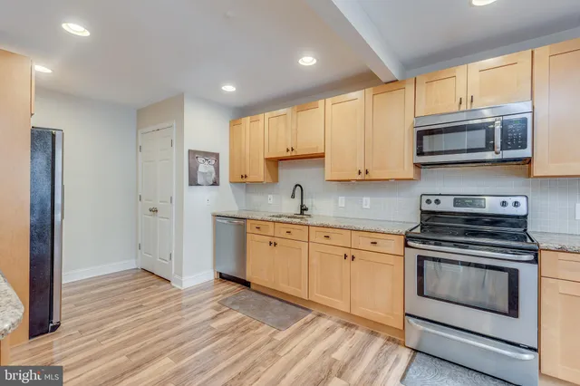 $264,900 | 6 Carter Braxton Bldg, Turnersville, NJ 08012