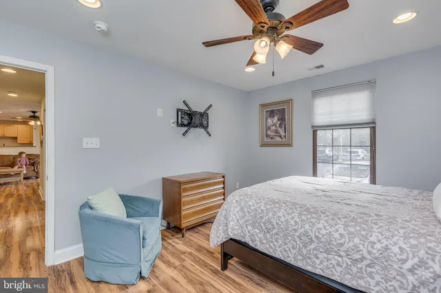 $264,900 | 6 Carter Braxton Bldg, Turnersville, NJ 08012