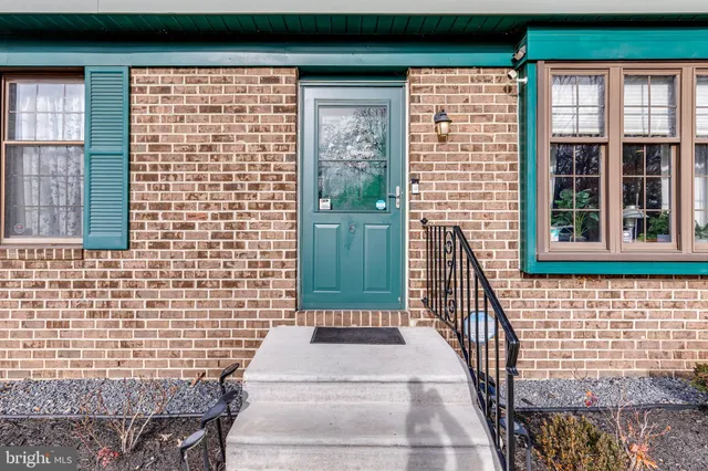 $264,900 | 6 Carter Braxton Bldg, Turnersville, NJ 08012