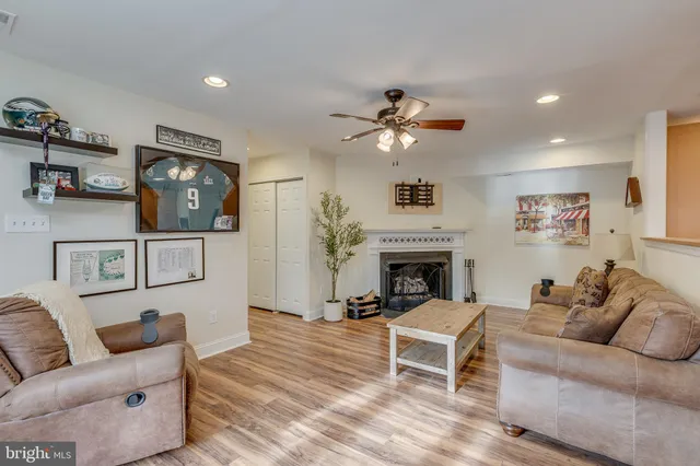 $264,900 | 6 Carter Braxton Bldg, Turnersville, NJ 08012