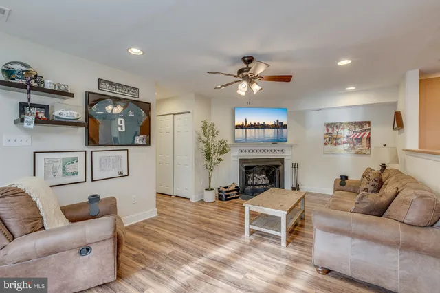 $264,900 | 6 Carter Braxton Bldg, Turnersville, NJ 08012