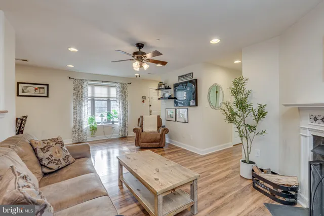 $264,900 | 6 Carter Braxton Bldg, Turnersville, NJ 08012