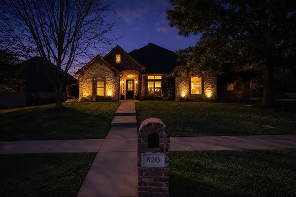 $545,000 | 820 Cambridge Bend, Tyler, TX 75703