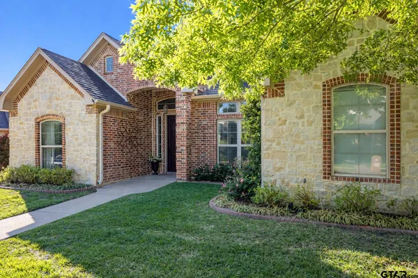 $545,000 | 820 Cambridge Bend, Tyler, TX 75703