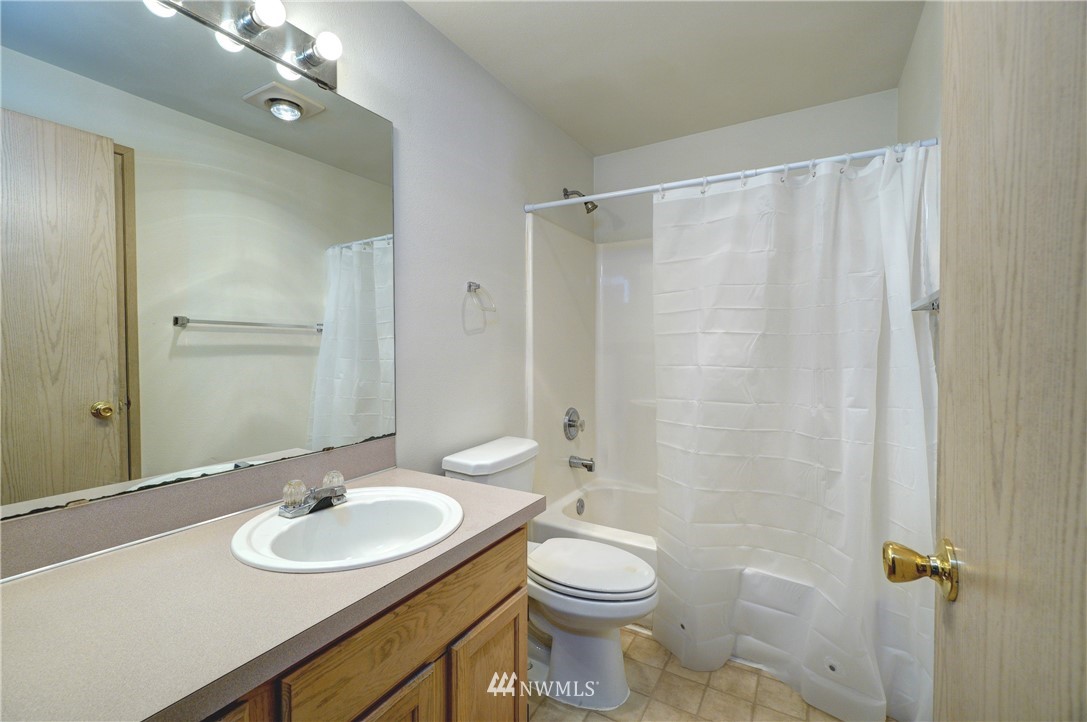 319 R Street Southeast Auburn, WA 98002 - Photo 10 of 37 Gallery Image 10