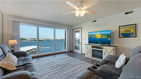 $249,900 | 875 Parkside Place, Unit 201, Osage Beach, MO 65065
